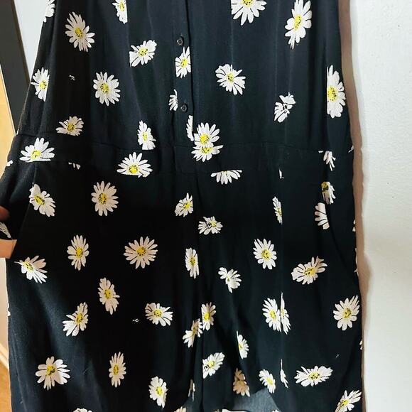KATE SPADE Women's Black & White Daisy Dot Floral Button Front Romper Size 8 - Picture 8 of 10